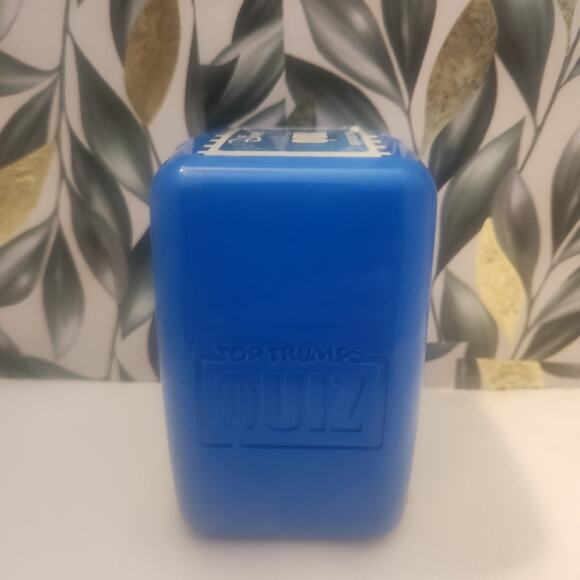 Top Trumps Disney Classic Quiz Game - Picture 4 of 4